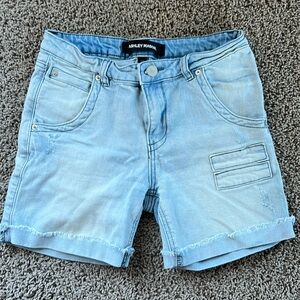 Light wash women’s denim shorts